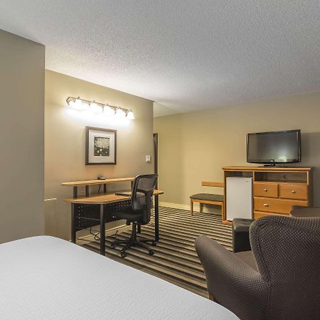 Quality Inn West Едмънтън Екстериор снимка